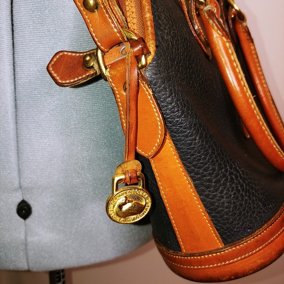 Dooney & Bourke vintage dark navy blue Norfolk Dome Satchel EUC - Picture 7 of 16